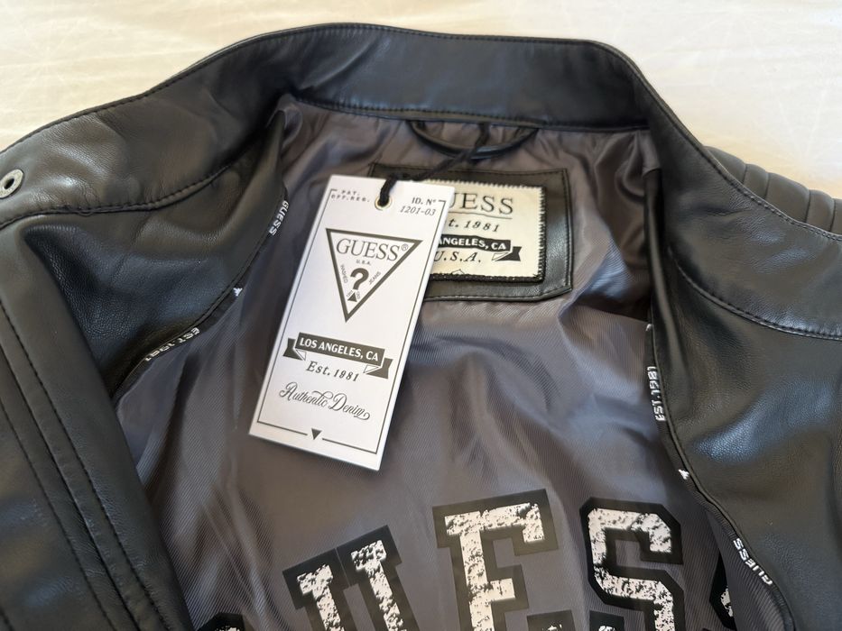 Черно кожено яке Guess