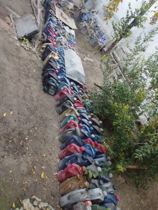 Atrabotka yogʻ mashinani matoridan to'kilgan yo'g