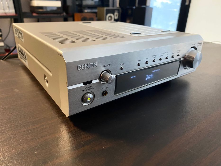 Усилвател с тунер Denon