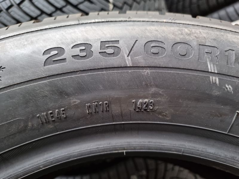 235/60/18 Dunlop 4piese