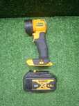 Фенер на DeWALT DCL040 с 4 ампера батерия