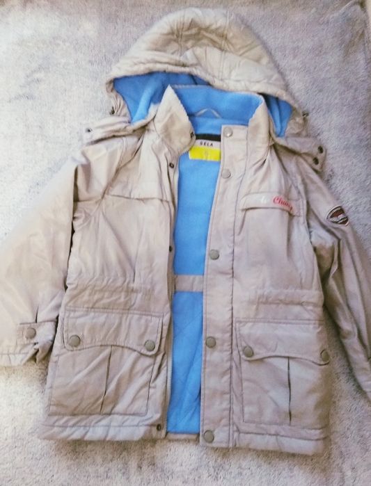 Продаю  качественную детскую зимнюю и осеннюю одежду