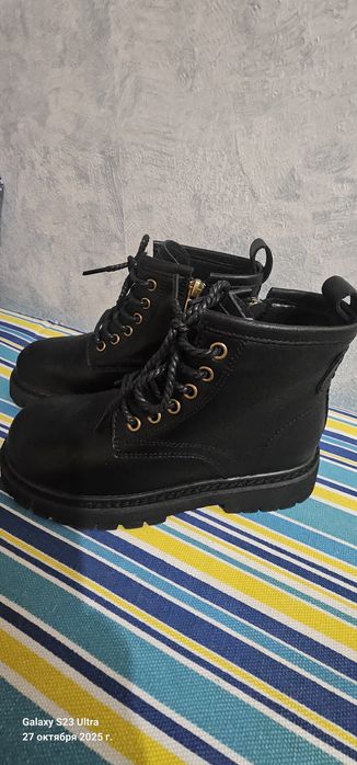 Ботинки новые,до глубокой осени.