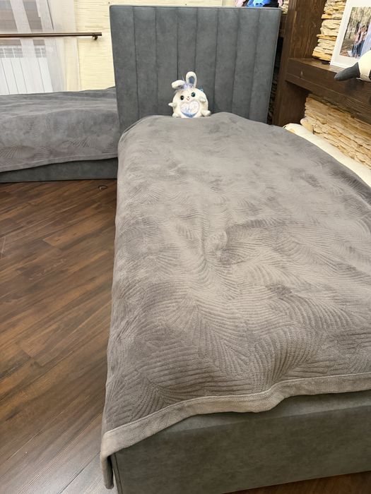 Продам кровати серые