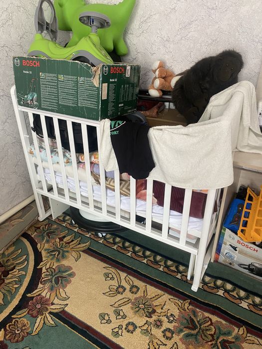 Манеж практически новый, без повреждении