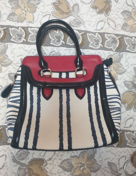 Продам женскую сумочку Новая