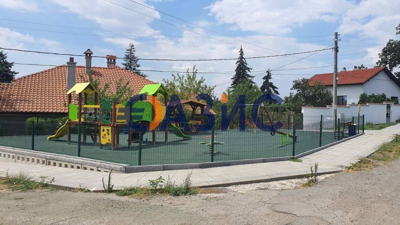 Къща на 2 етажа-73 кв. м.+ двор 600 кв. м., с. Горица,Общ. Поморие