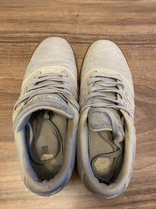 New balance marime 42,5(27cm)