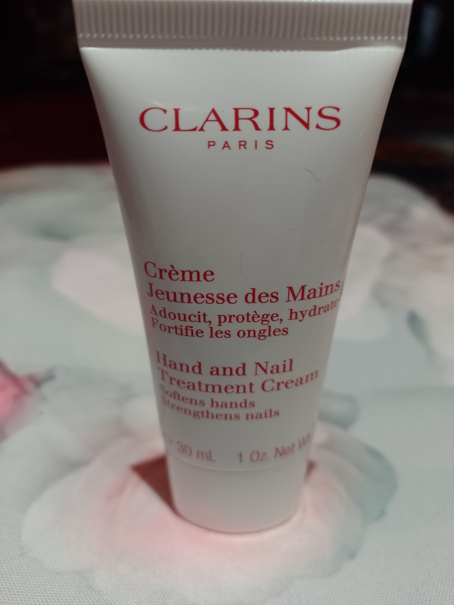 Crema tratament pentru mâini și unghiiClarins Paris