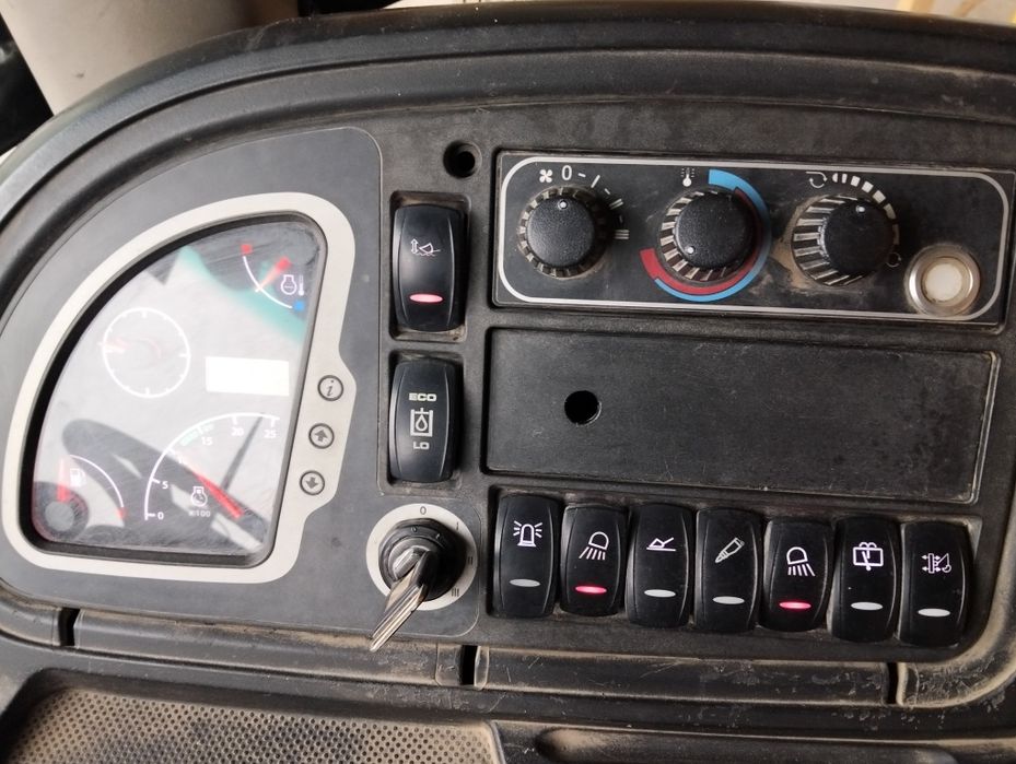 Vând buldoexcavator JCB 3 CX SISTEMASTER