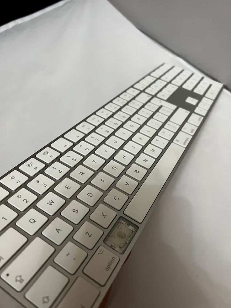 Tastatura Apple wireless cu Number keyboard