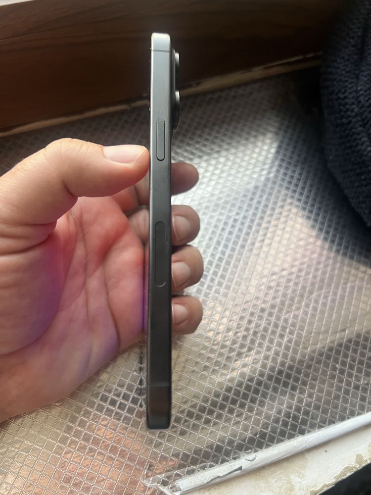 Iphone 15 pro max. Icloud