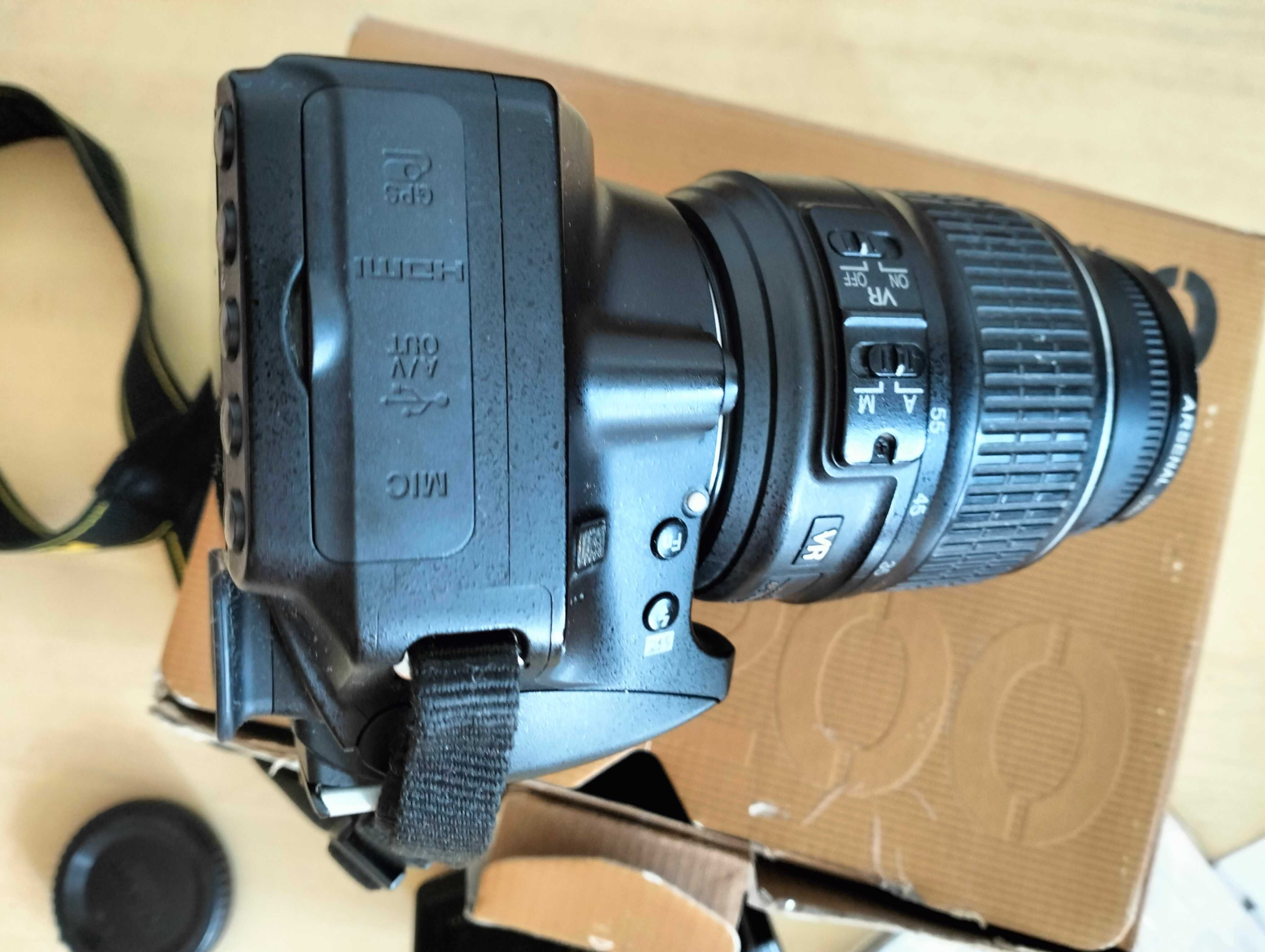Фотоапарат Nikon D3200 с обектив Nikkor 18-55