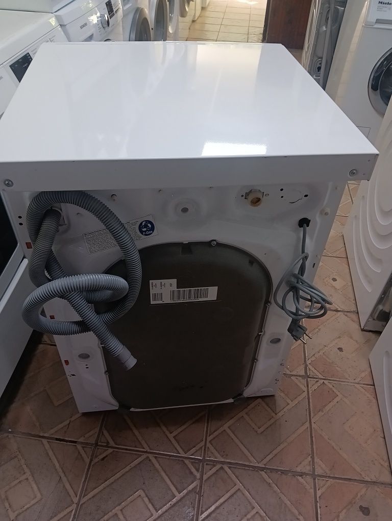 Пералня със сушилня с термопомпа АЕГ Aeg  9/6 кг  2 години гаранция!