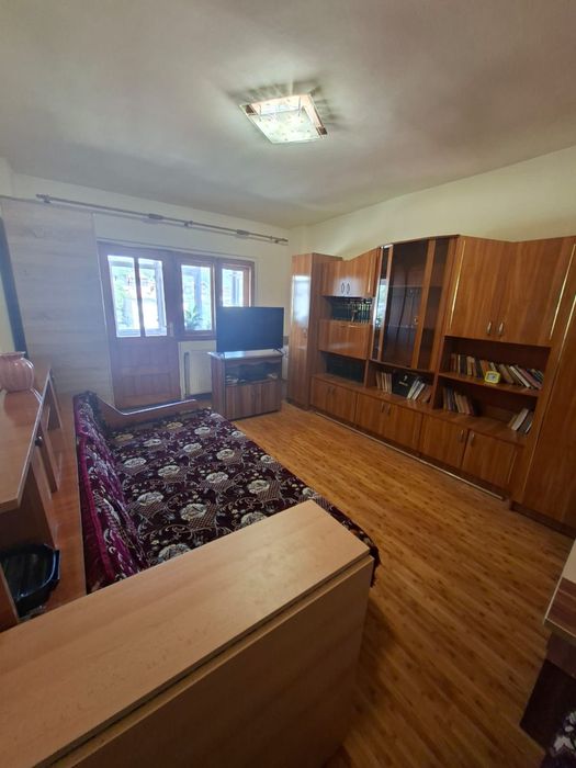 Vând apartament 2 camere Tg Cărbunești