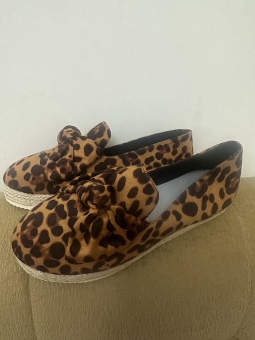 Новые красивый макасины Леопардовые 41 размер