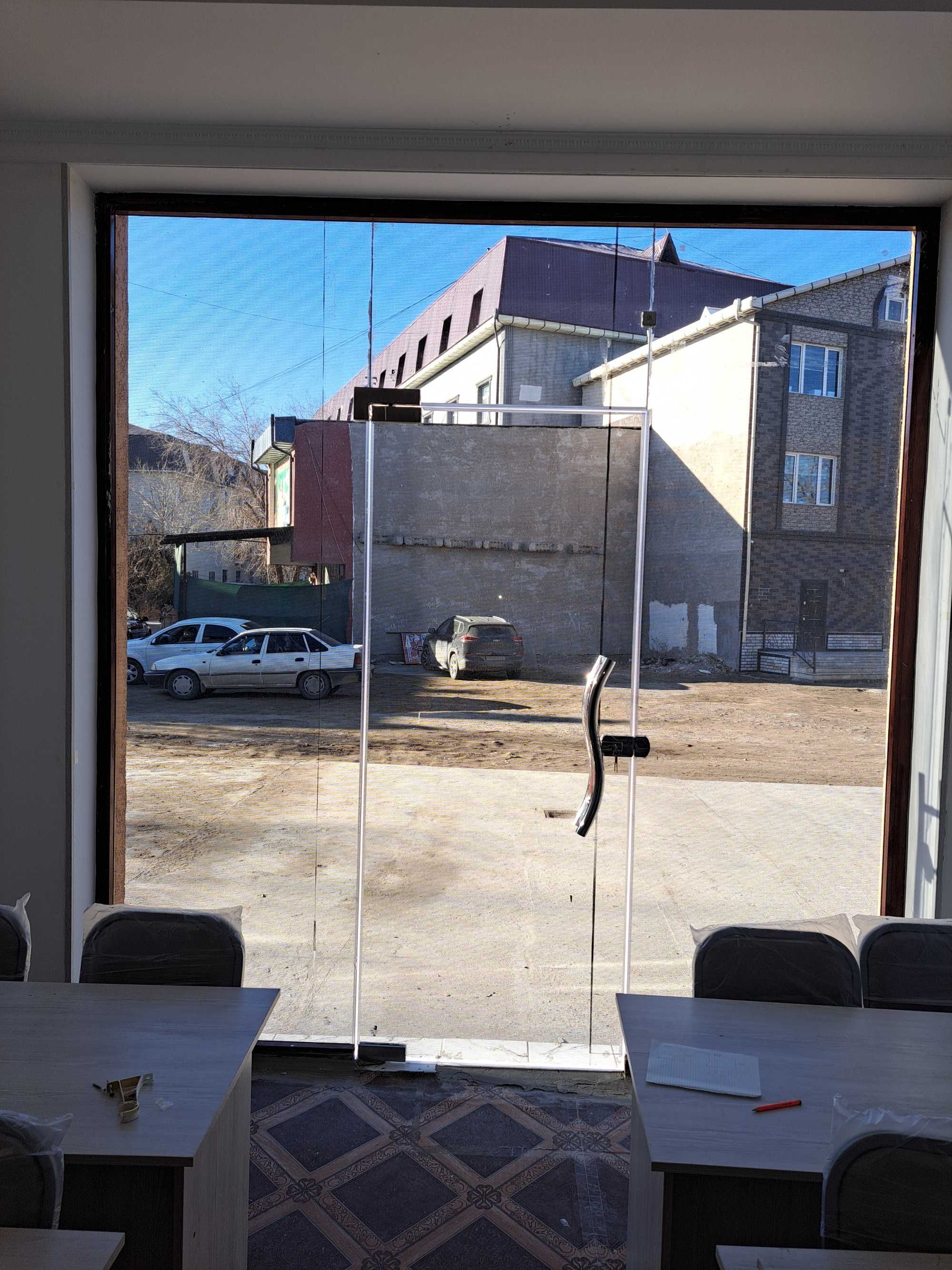 Urganch Shaxar markazida 100 kv  bino ijaraga beriladi.