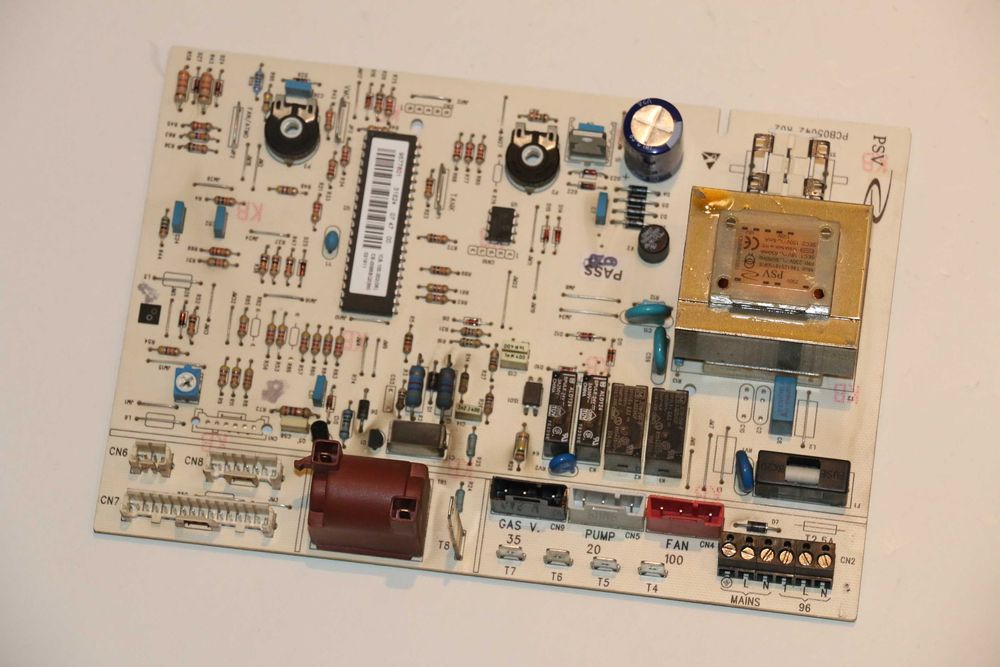 Placa electronica centrala Viessmann Vitopend 100 model WH1B