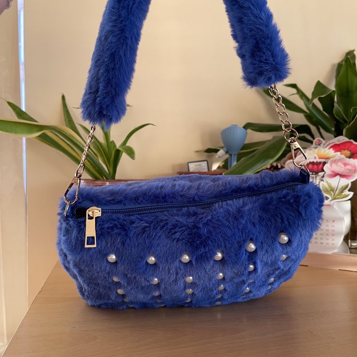 Малка дамска чанта