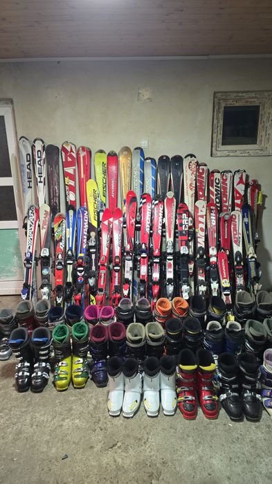 Vând Echipamente Ski