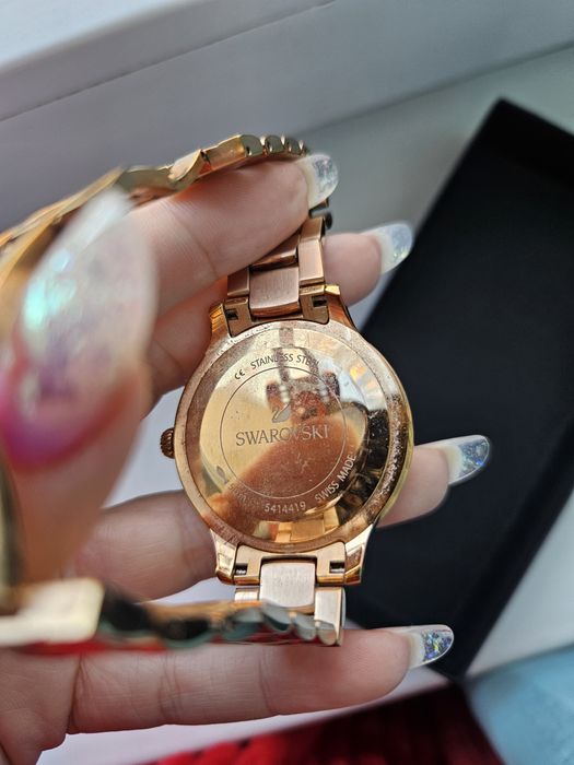 Ceas Swarovski auriu cu negru