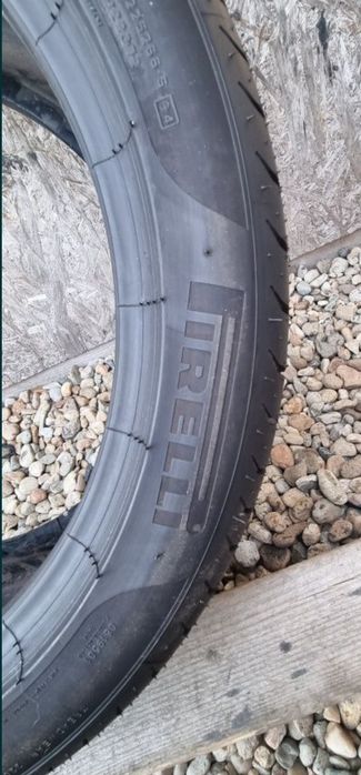 Anvelopa Pirelli RunFlat RSC 255/40 R19 96Y Bridgestone 235/40 R19 96W