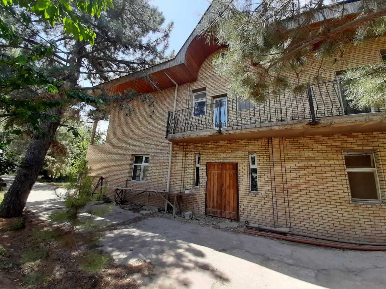Продается дом на 33 сотках. Мирзо-Улугбекский район. Чингельды.