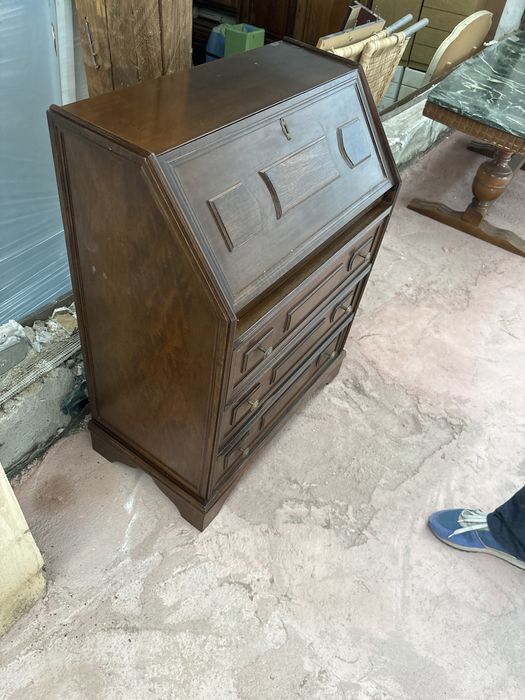 Comoda tip secretair