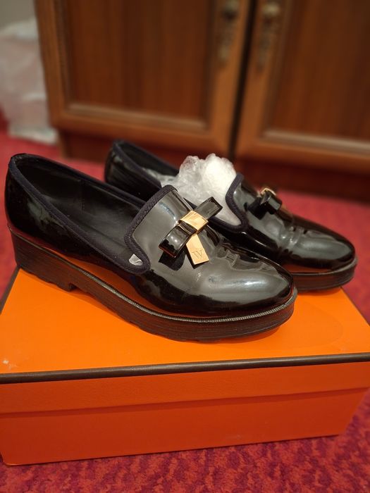 Продаеться женская обувь