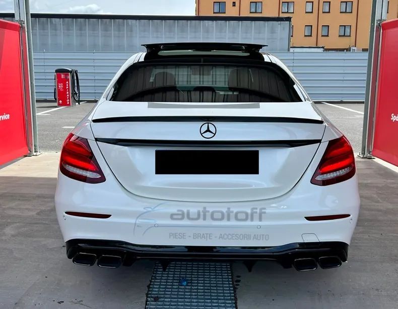 Difuzor Bara Spate compatibil cu Mercedes E-Class W213 Facelift Sedan (2016+) Negru Lucios