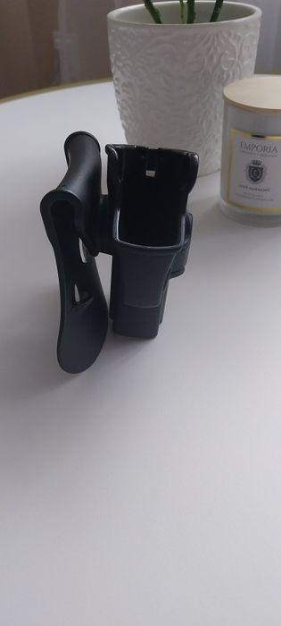 Toc pentru pistol Glock 17/22/28/31/34 cu retentie pentru mana dreapta