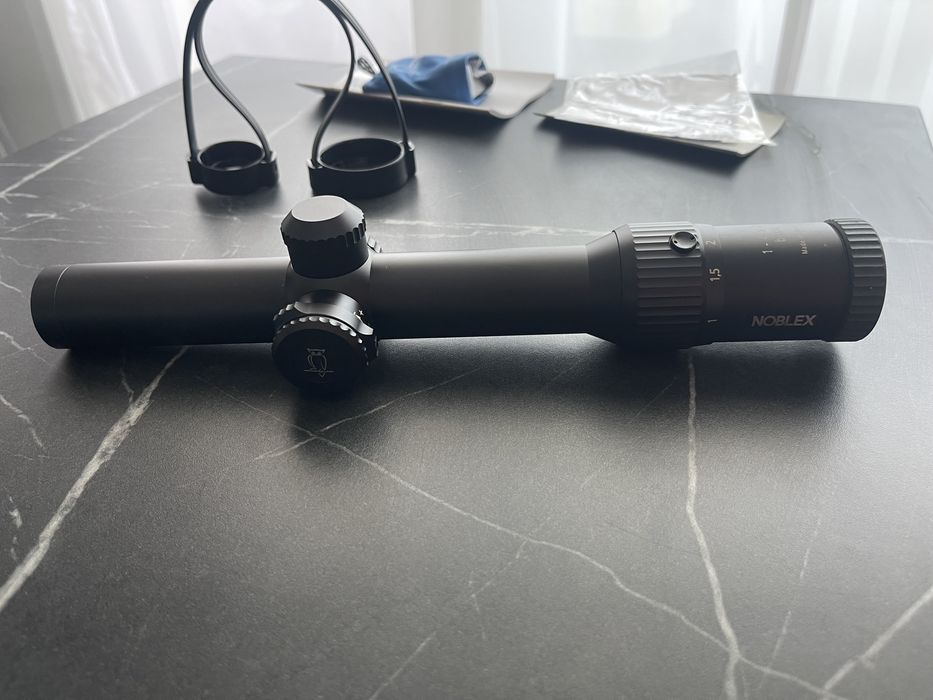 Luneta noua Vanatoare Docter(zeiss) 1-4x24 punct rosu Made in Germany