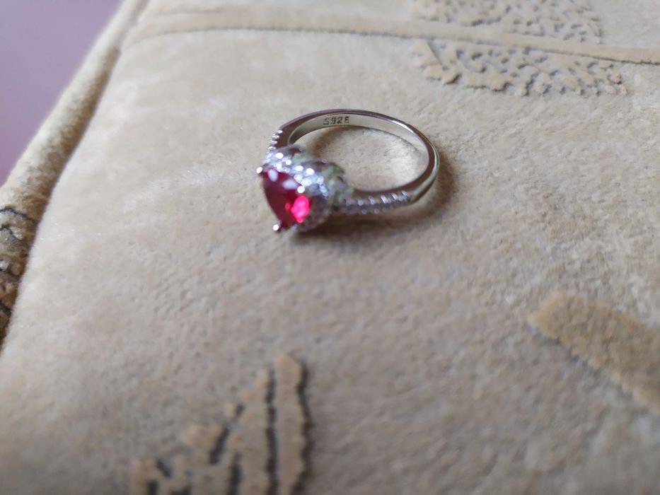 925 сребърен пръстен с камък сърце
