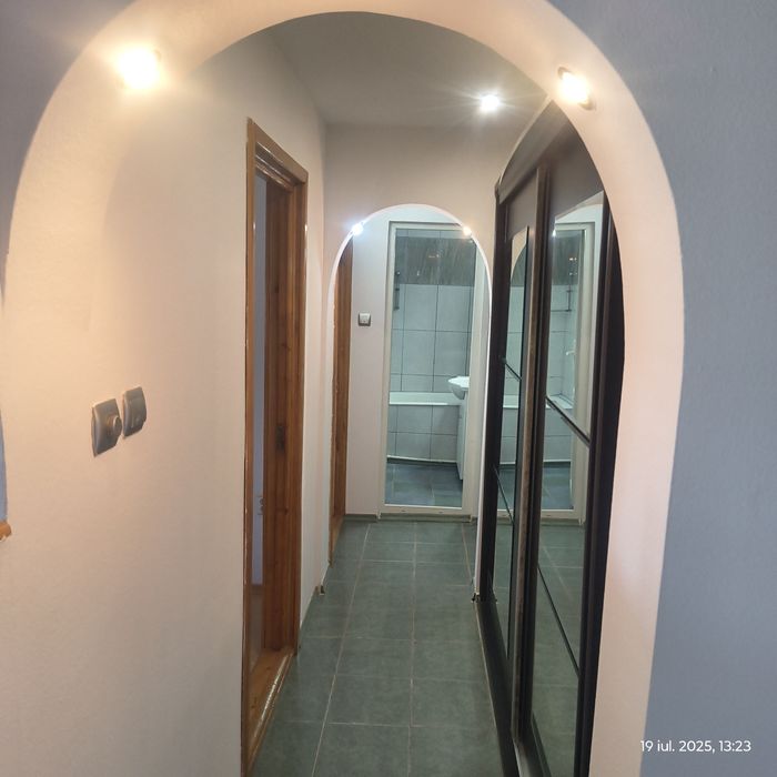 Vând apartament 3 camere