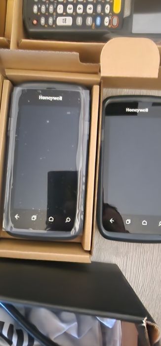 3 bucati Honeywell si 2 buc terminal mobil Motorola