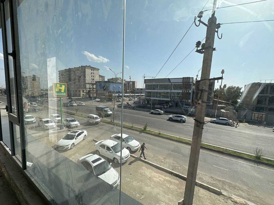 Сдам помещение 1600м2 вдоль главной дороги под фитнес / учебный центр