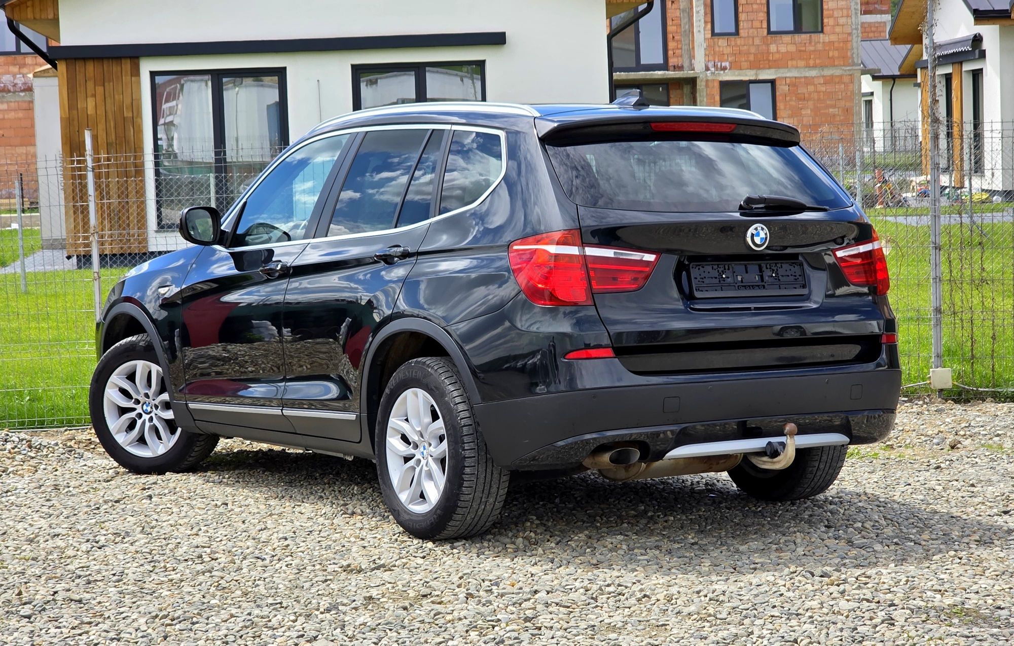 Bmw x3 f25 2.0 184 cp/automat/bi-xenon/2013/interior maro
