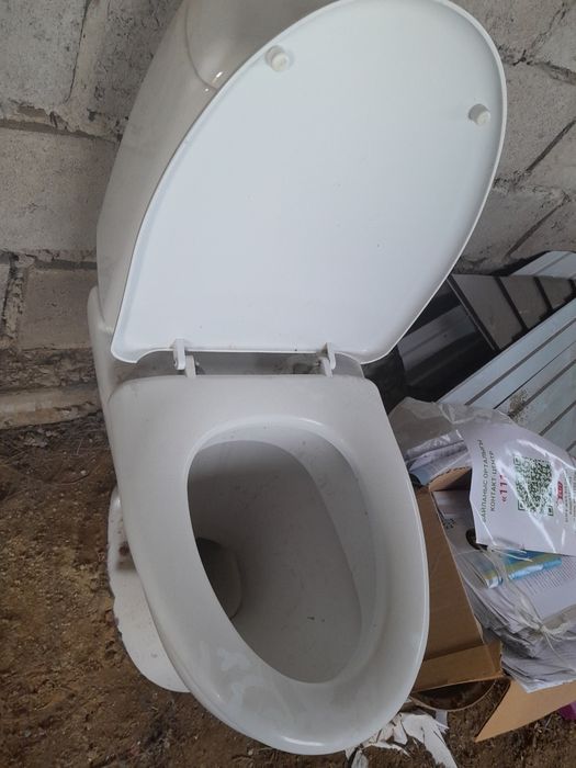 Унитаз б/у, без трещин