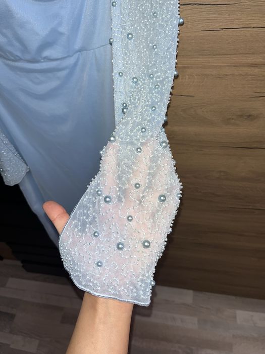 Елегантна дълга рокля в нежен светлосин цвят!