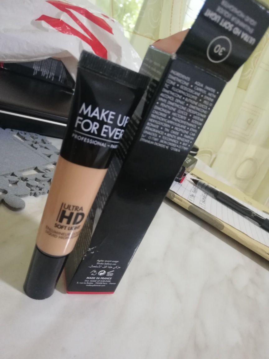 Vând produse cosmetice Make up Forever