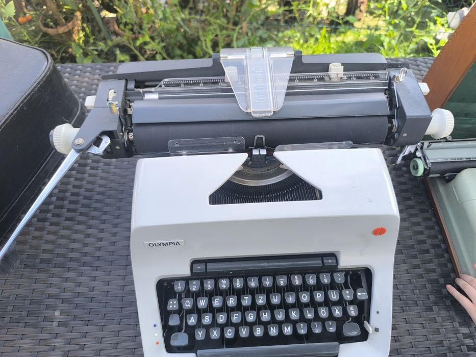 Mașină de scris Olympia vintage – Made in Western Germany