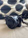 Фотоапарат Sony Alpha a5000 + обектив 16-50 мм