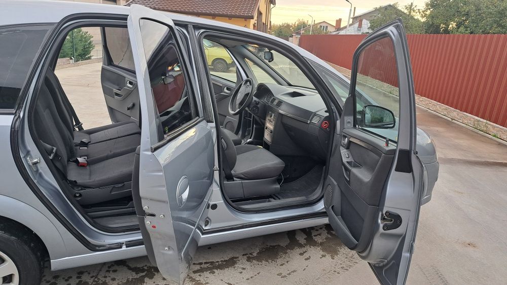 Vând Opel Meriva
