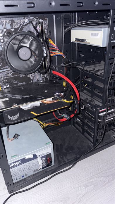 Vand schimb ryzen 5-3600 gtx 1650 asus tuf