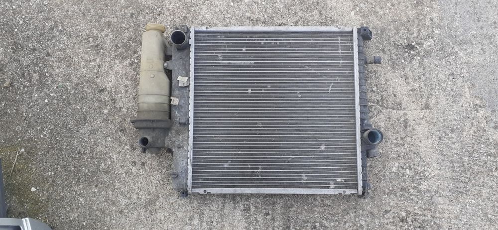 Воден Радиатор За BMW E36 1,6 Benzin  1991-1998 Година БМВ Е36 Бензин