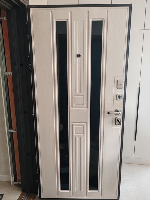 Продам дверь входную новую в упаковке