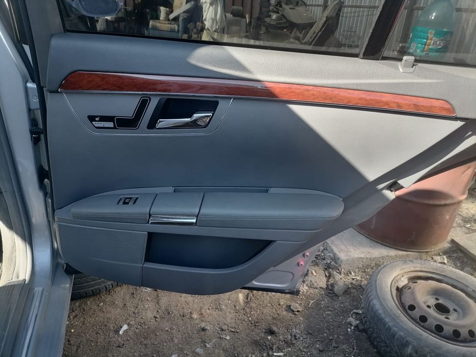 Fete de uși Mercedes w221 impecabile