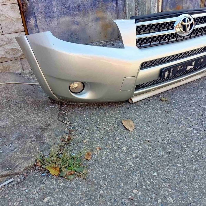 Предна броня на Тойота RAV 4