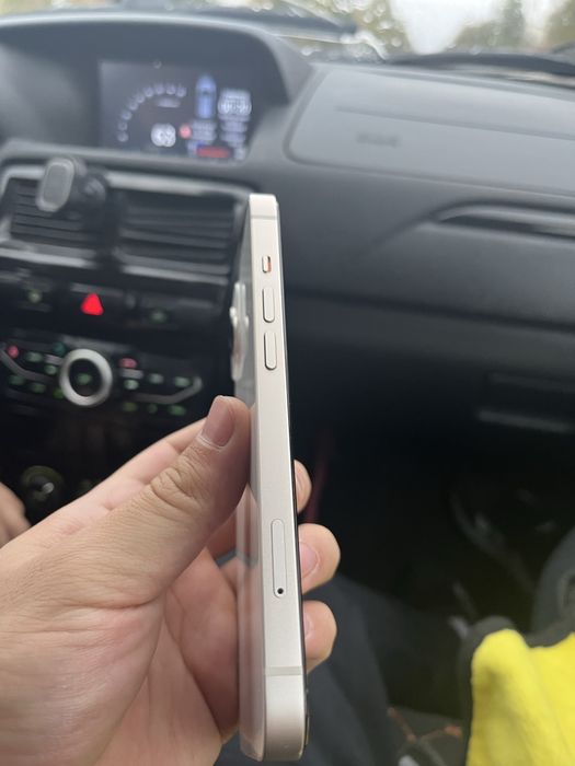 Iphone 13 почти новый