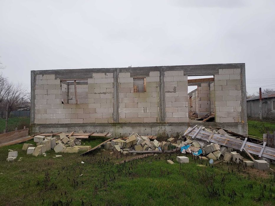 OCAZIE!!! Vând casă la roșu în sat Hanu Conachi, județul Galați